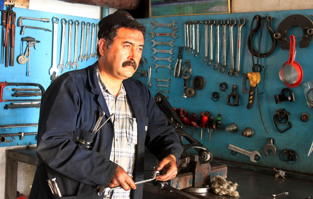 绑卡微信号买卖：实名制度的趋势和展望