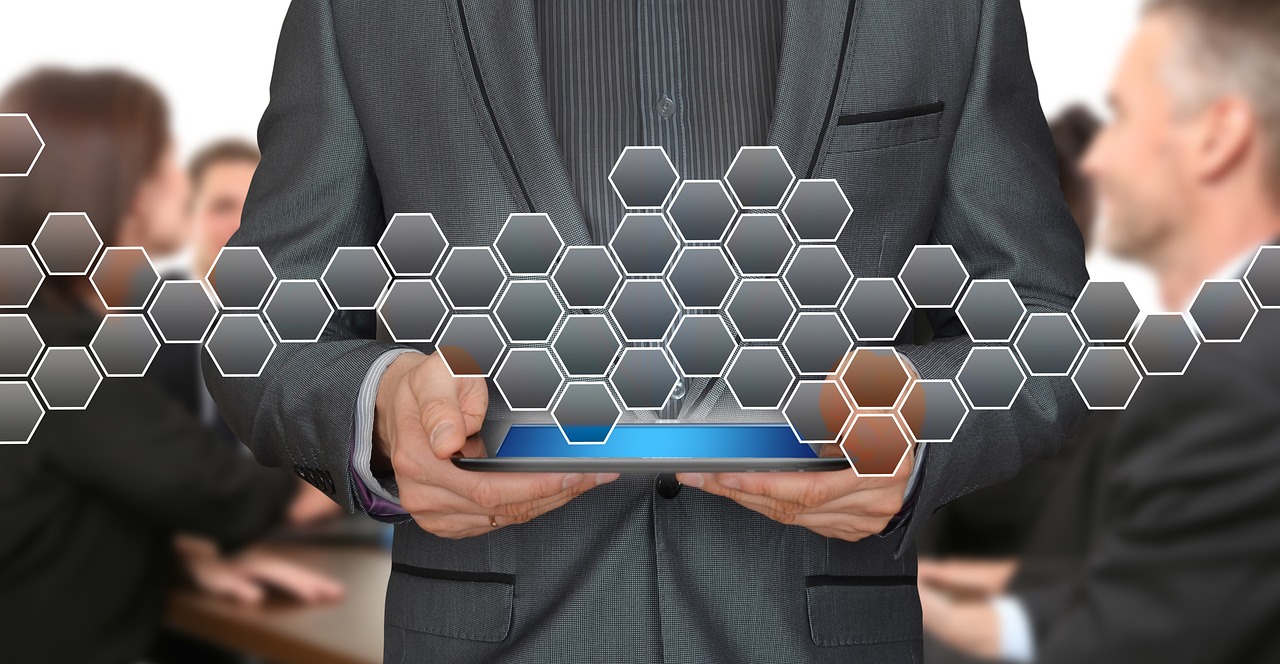 已绑卡实名账号：短信通知：如何在短时间内发送大量通知？